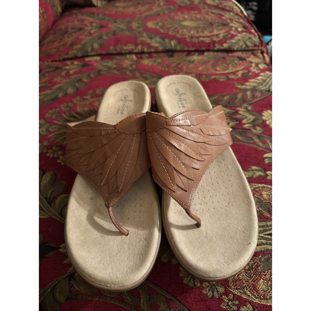 Clarks Artisan Size 11 M Brown Flip Flop Fringe Leather Women's Sandal Shoes